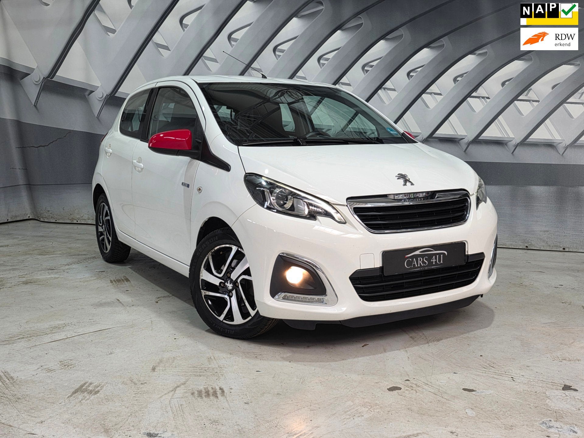 Peugeot 108 1.0 e-VTi Envy cruise airco, Auto's, Peugeot, Stof, Gebruikt, Euro 6, 4 stoelen