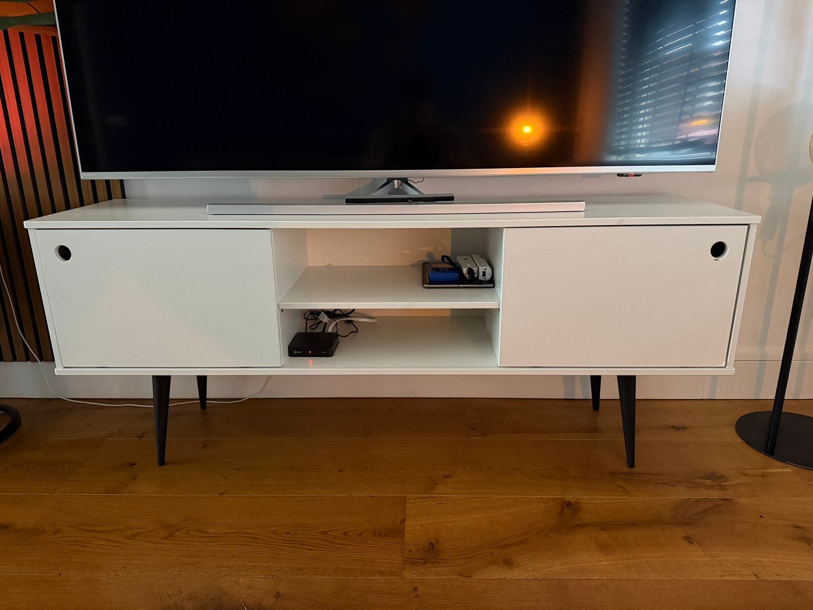 Witte TV kast, 100 tot 150 cm, Ophalen of Verzenden, Zo goed als nieuw, Minder dan 100 cm