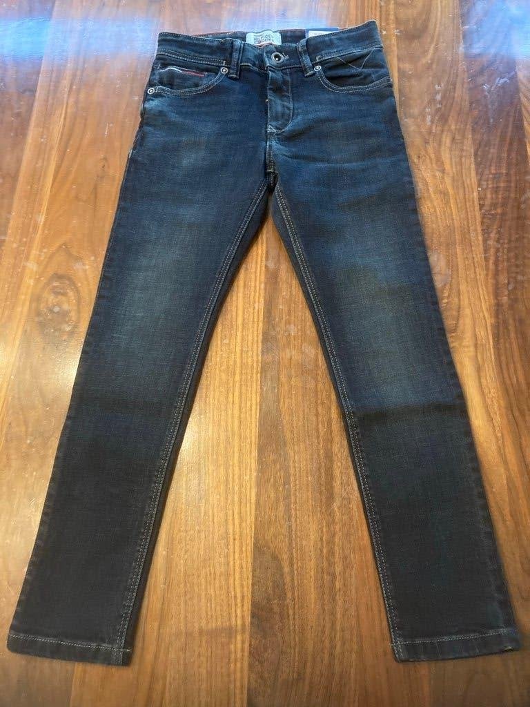 Tommy hilfiger jeans spijkerbroek nieuw slim tapered 128!, Kinderen en Baby's, Kinderkleding | Maat 128, Broek, Jongen of Meisje