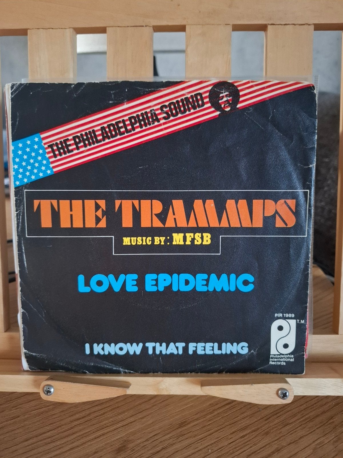 single: the trammps - love epidemic, Ophalen of Verzenden, Pop