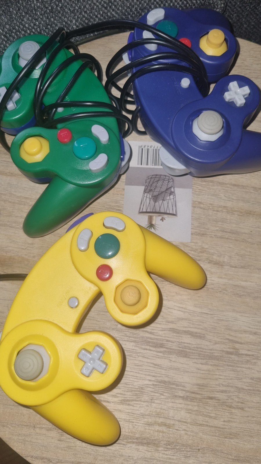 GameCube controllers en adapter, Spelcomputers en Games, Ophalen, Gebruikt, Overige kleuren, Met 3 controllers of meer
