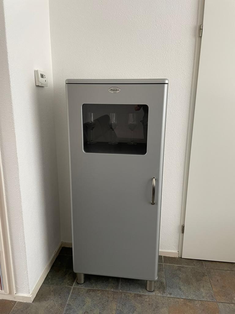 Zilvergrijze Malibu kast, Huis en Inrichting, Ophalen, Gebruikt
