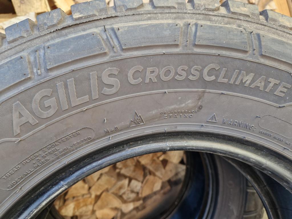 225-75-16 Michelin Crossclimate Agilis, Ophalen, 16 inch, All Season, Band(en)