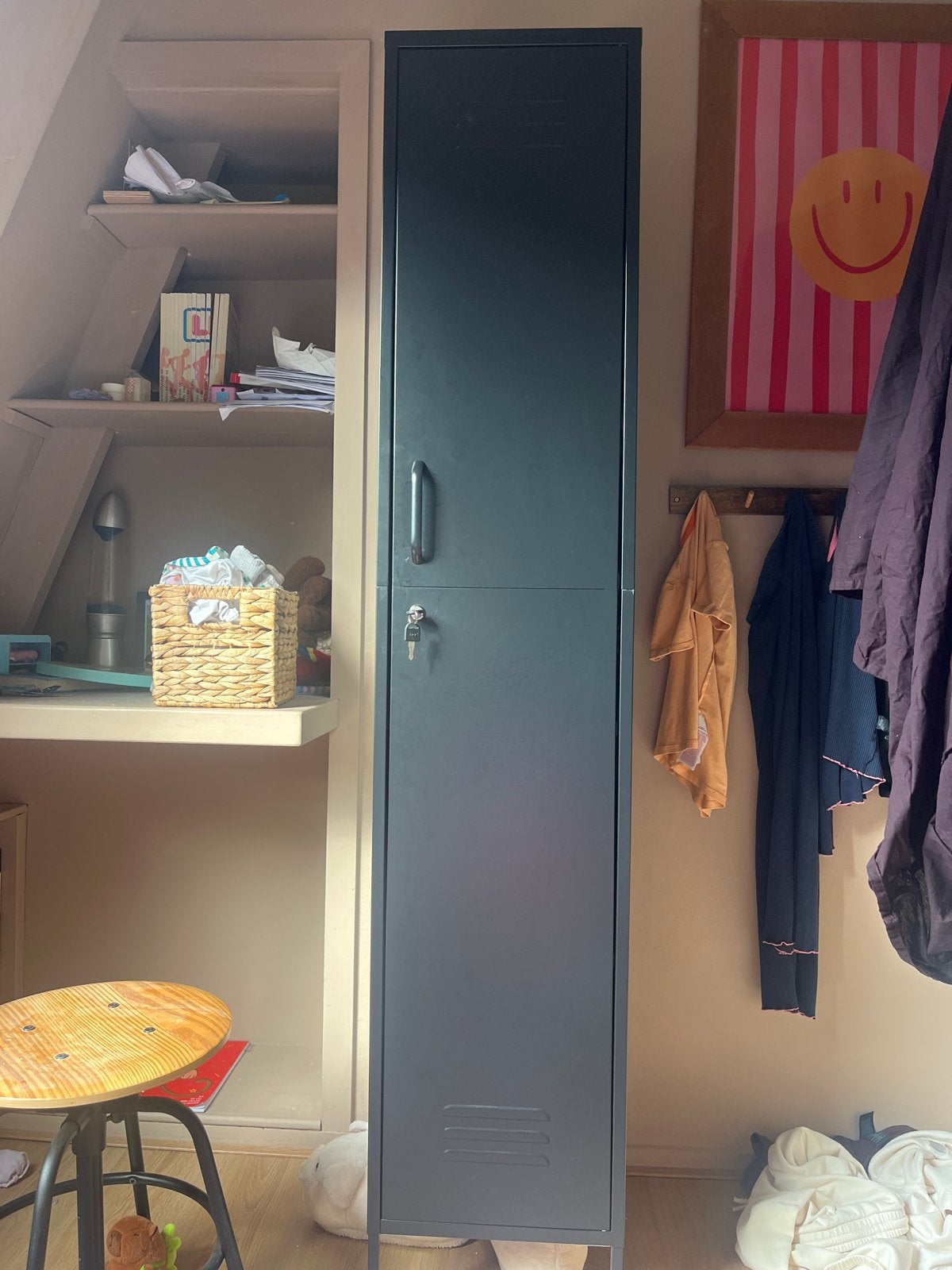 Zwarte metalen locker kast met sleutel, Ophalen, Minder dan 50 cm, Zo goed als nieuw, Metaal