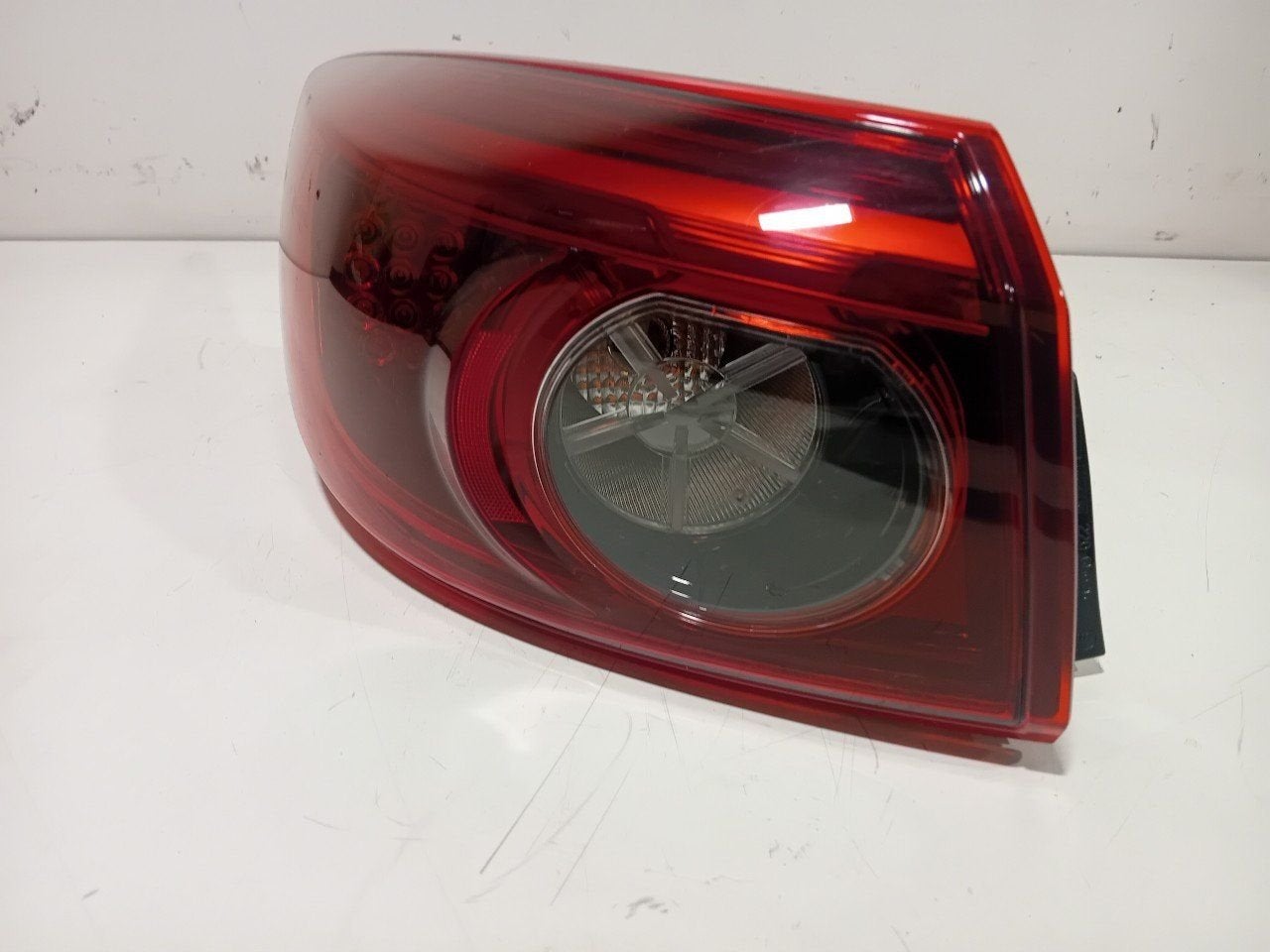 Achterlicht links buiten Mazda 3 serie, Onderdelen@venauto.nl, Van der Ven Autorecycling B.V., Gebruikt, Ettenseweg 76, 4706 PB Roosendaal, The Netherlands