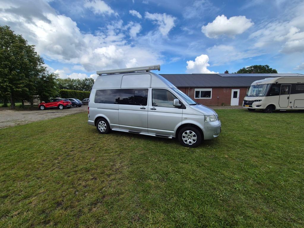 Luxe Vw T5 buscamper ( automaat/ 120.000 km ), Caravans en Kamperen, Automaat, Volkswagen, Tot en met 2, Diesel