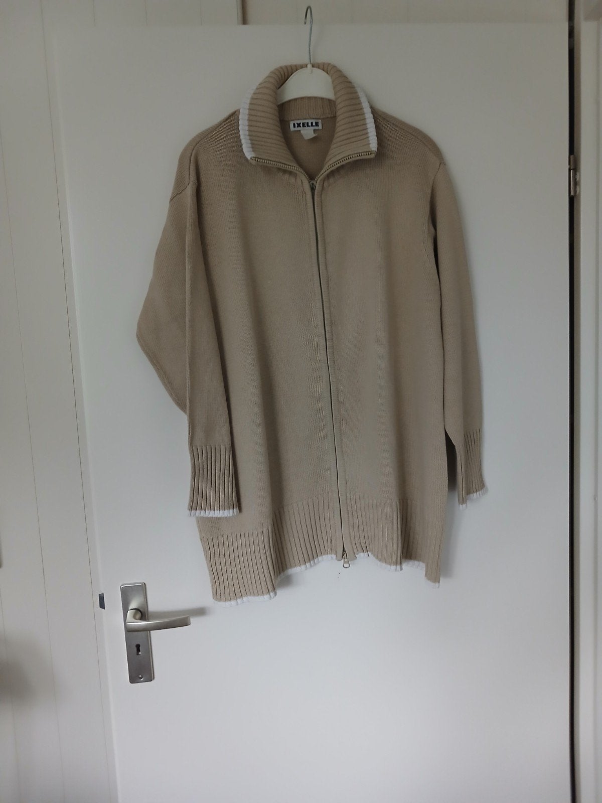 Leuk vest., Kleding | Dames, Truien en Vesten, Beige, Maat 46/48 (XL) of groter, Ophalen of Verzenden, Gedragen