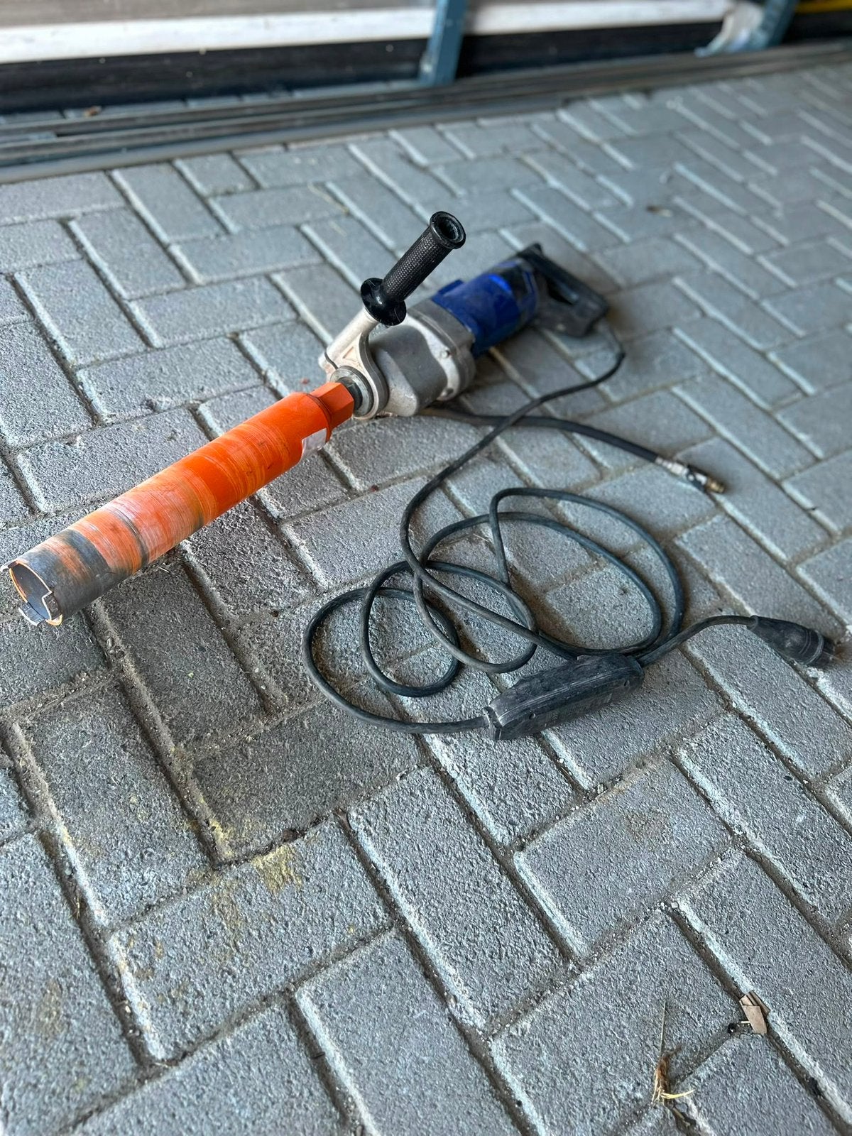 Diamantboormachine met eventueel diamantboor 60mm, Doe-het-zelf en Verbouw, Gereedschap | Boormachines, Ophalen, Zo goed als nieuw