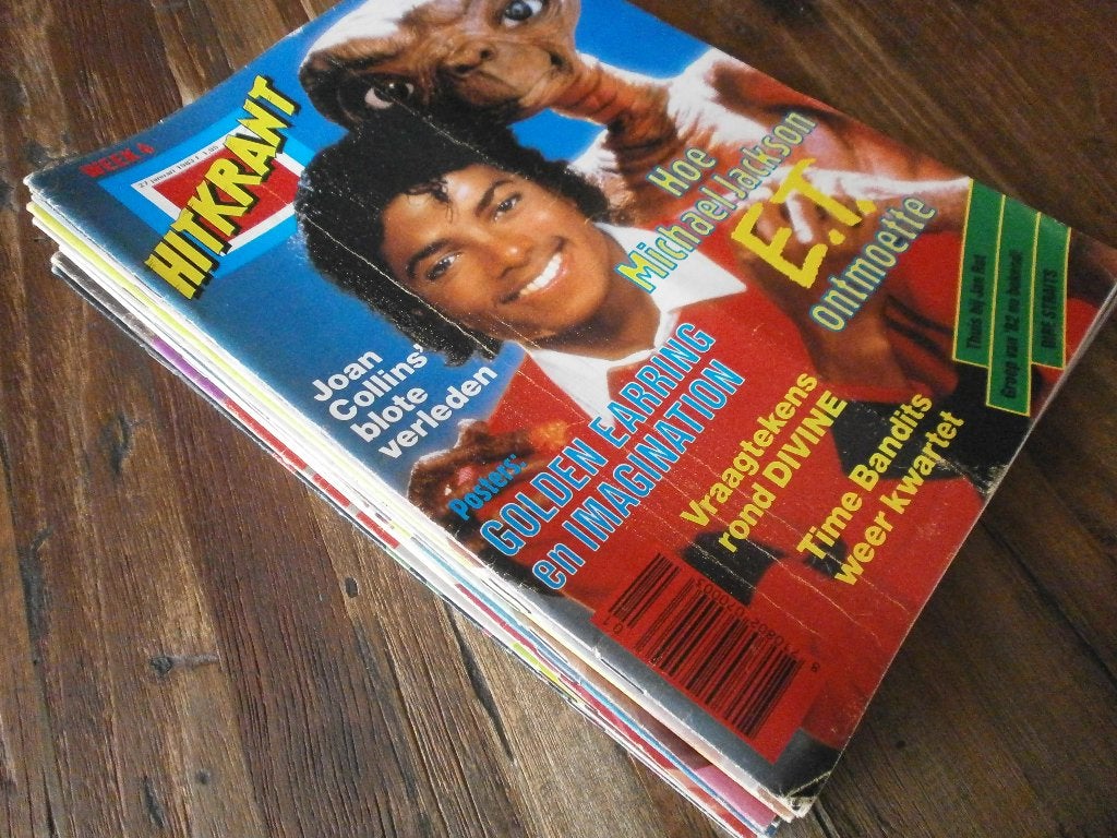 Stapel hitkranten 1983.  12 stuks , compleet met posters., Boeken, Tijdschriften en Kranten, Verzenden, Zo goed als nieuw, Muziek, Film of Tv