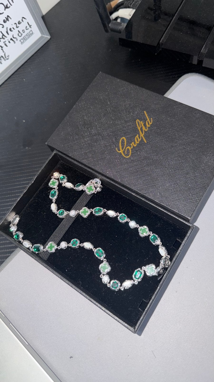 Craftd London - Melted Emerald Gemstone Necklace (Silver), Sieraden, Tassen en Uiterlijk, Nieuw, Ophalen of Verzenden, Met edelsteen