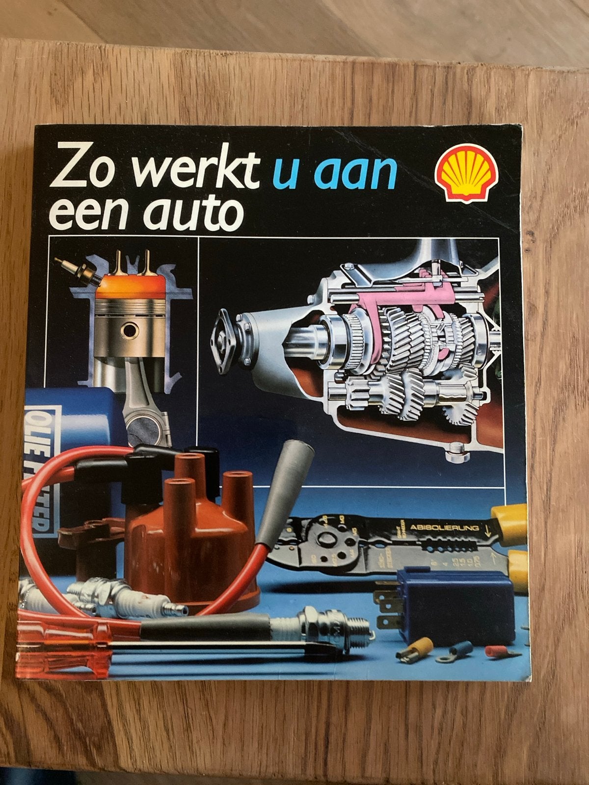 Zo werkt u aan een auto - Shell handleiding, Boeken, Ophalen of Verzenden, Gelezen, Algemeen