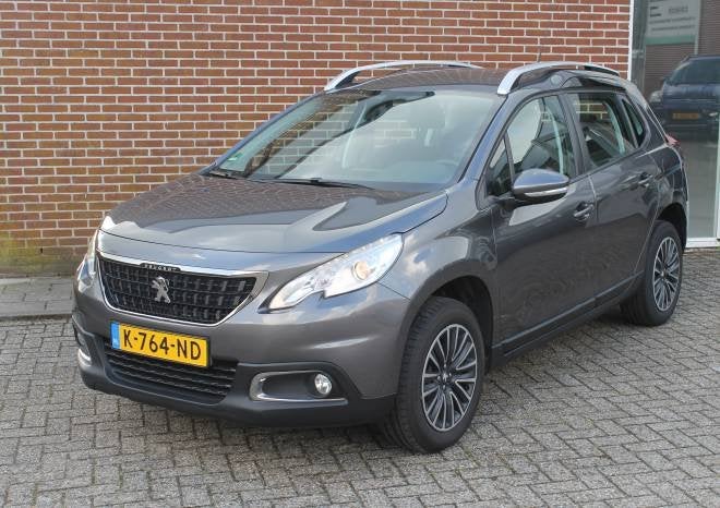 Peugeot 2008 1.2 PureTech 110pk Active, Auto's, Voorwielaandrijving, Stof, Bedrijf, 3 cilinders