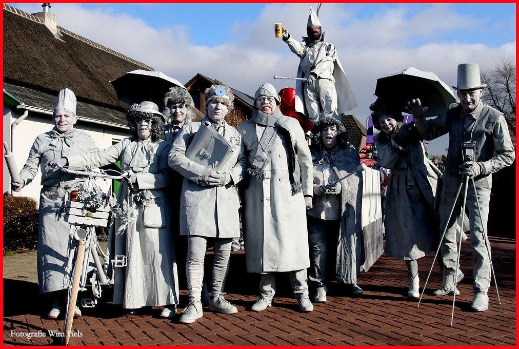 Complete Living Statue Carnavalsgroep met Accessoires, Ophalen, Zo goed als nieuw, Carnaval, Kleding