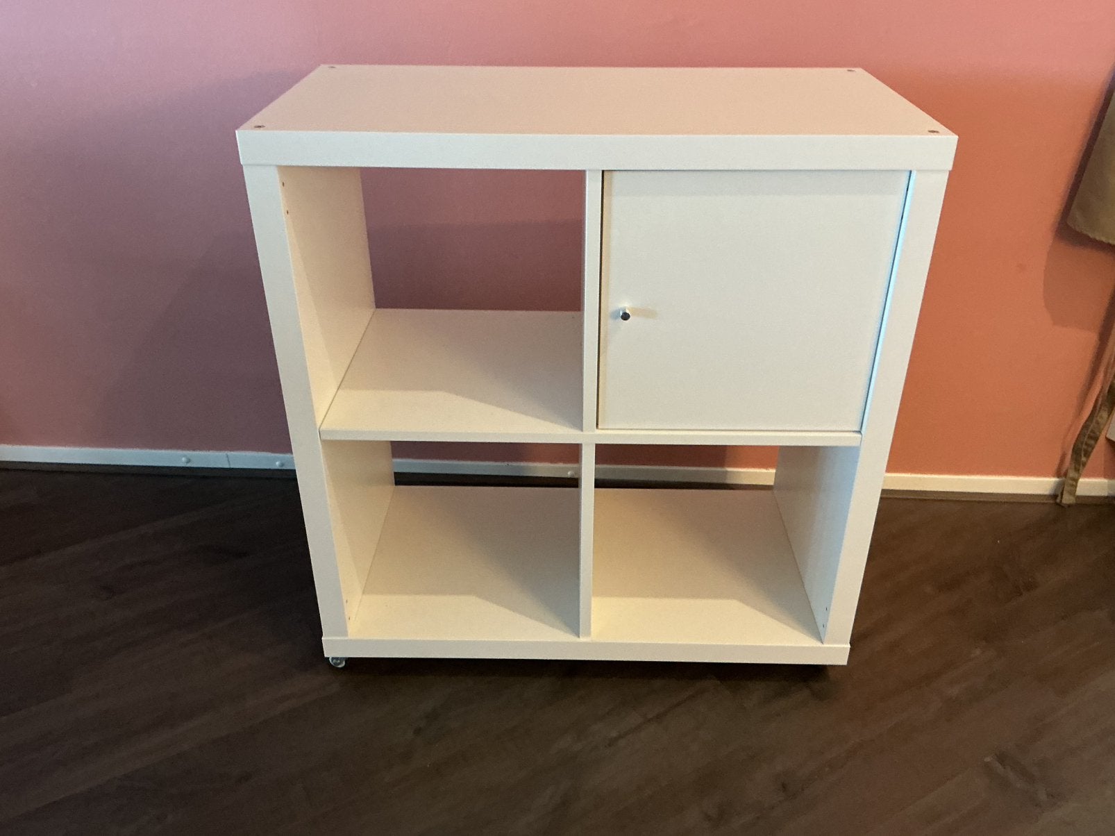 Te koop ikea kallax kast met deurtje, Ophalen, Zo goed als nieuw, Minder dan 150 cm, Minder dan 100 cm