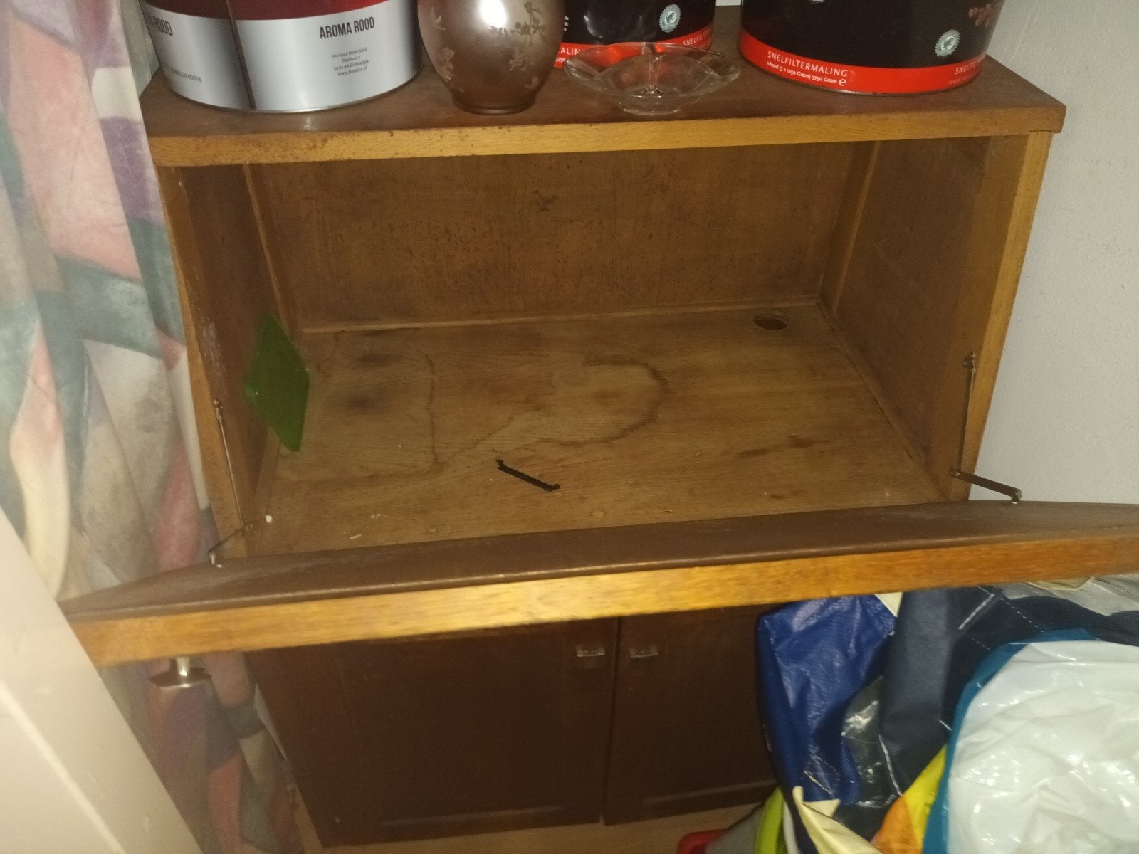kast met klep gratis, Ophalen, Gebruikt
