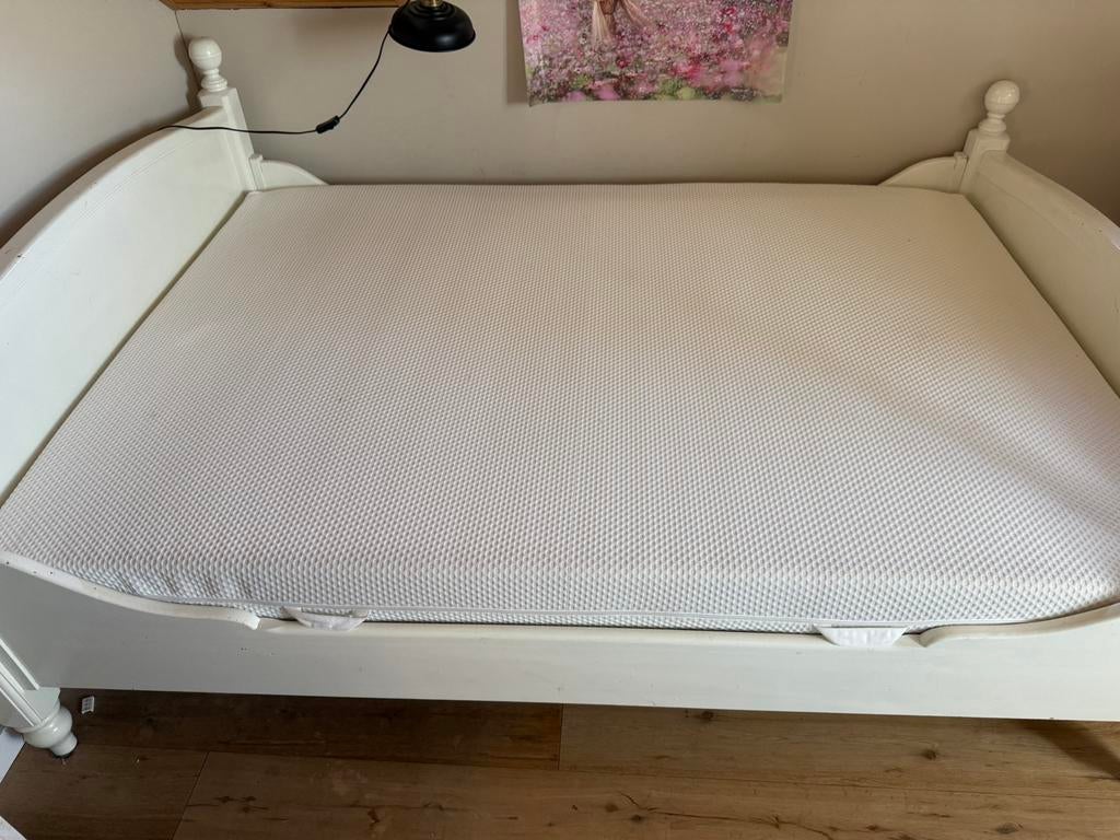 Bed & matras 140x200, Gebruikt, Wit, Tweepersoons, Landelijk
