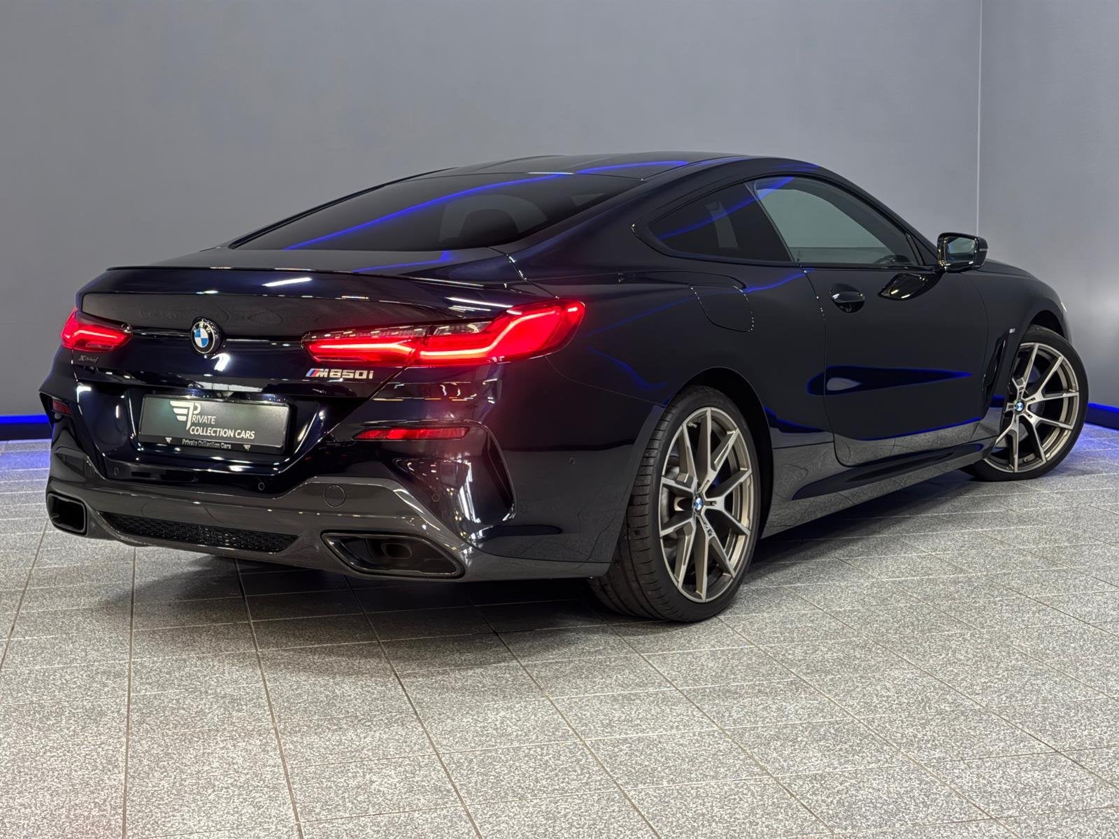 BMW 8 Serie M850i xDrive High Executive Night Vision| M-Chas, Auto's, BMW, Automaat, Gebruikt, 1865 kg, 530 pk
