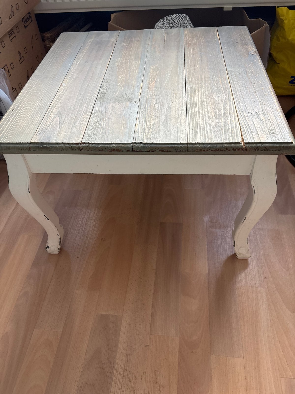 Salontafel 60x60 cm met sierlijke poten - Zo goed als nieuw, Ophalen, Vierkant, 50 tot 100 cm, Zo goed als nieuw