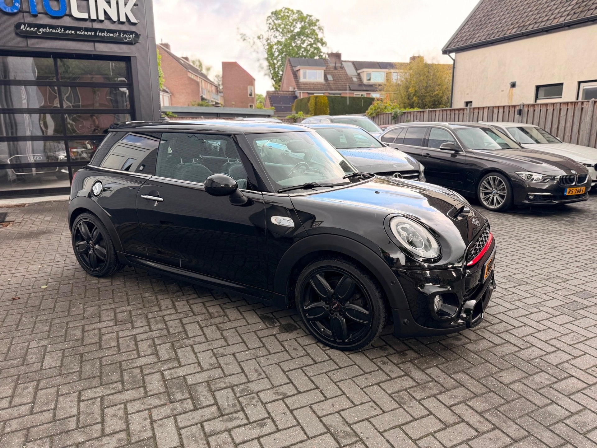 Mini Mini 2.0 Cooper S | VOLLEDIG JCW | PANO | LEER | CAMERA, Voorwielaandrijving, 1998 cc, Gebruikt, 4 stoelen