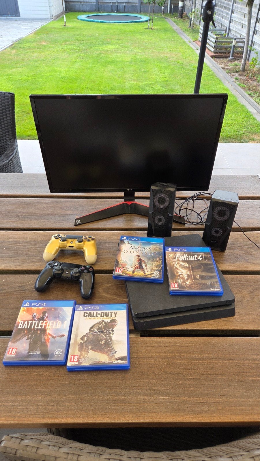 PlayStation 4 Slim met monitor, 2 controllers en games, Ophalen, Met 2 controllers, Slim, 500 GB
