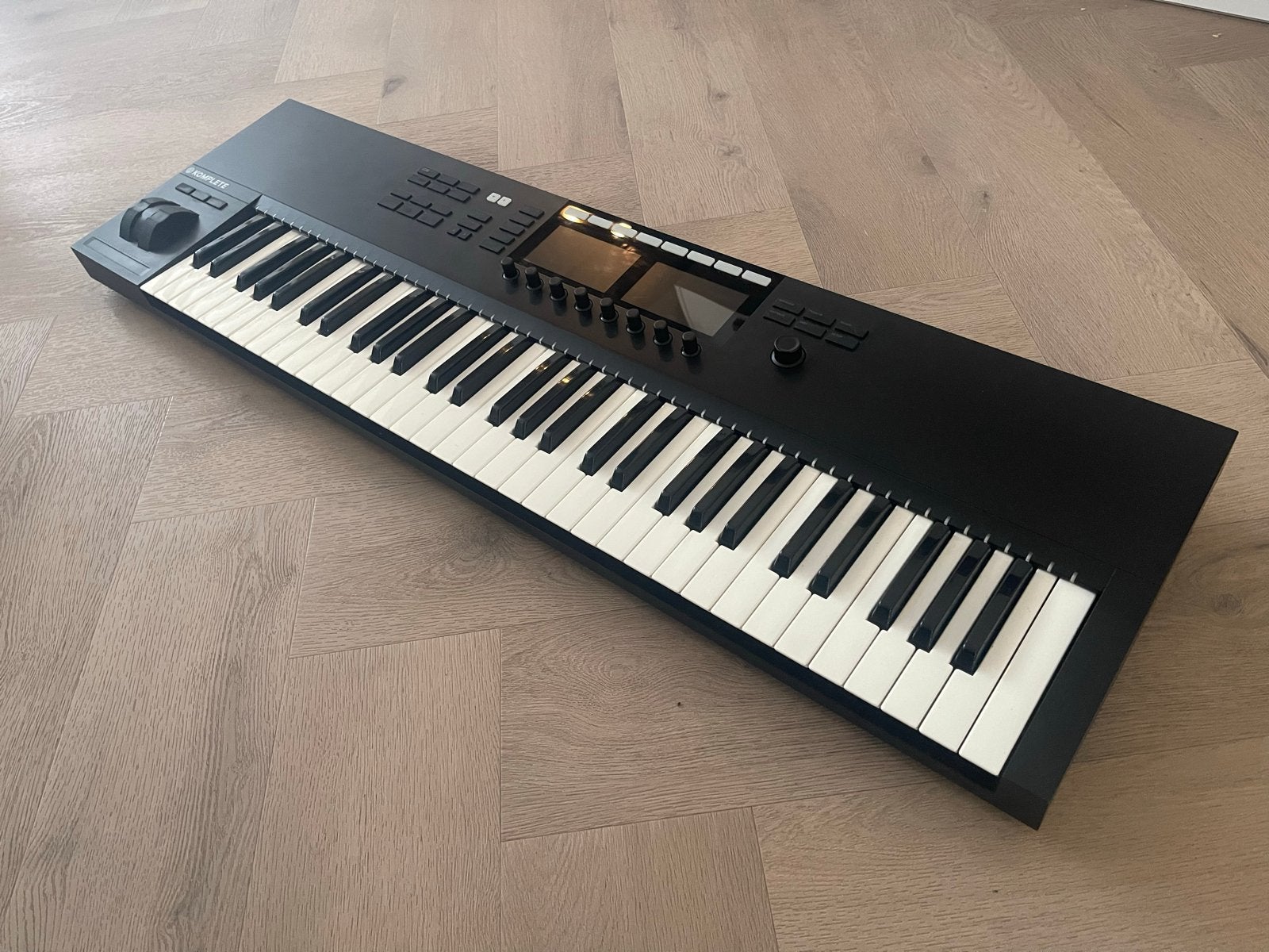 Native Instruments Komplete Kontrol S61 MK2 MIDI Keyboard, 61 toetsen, Zo goed als nieuw, Aanslaggevoelig, Ophalen