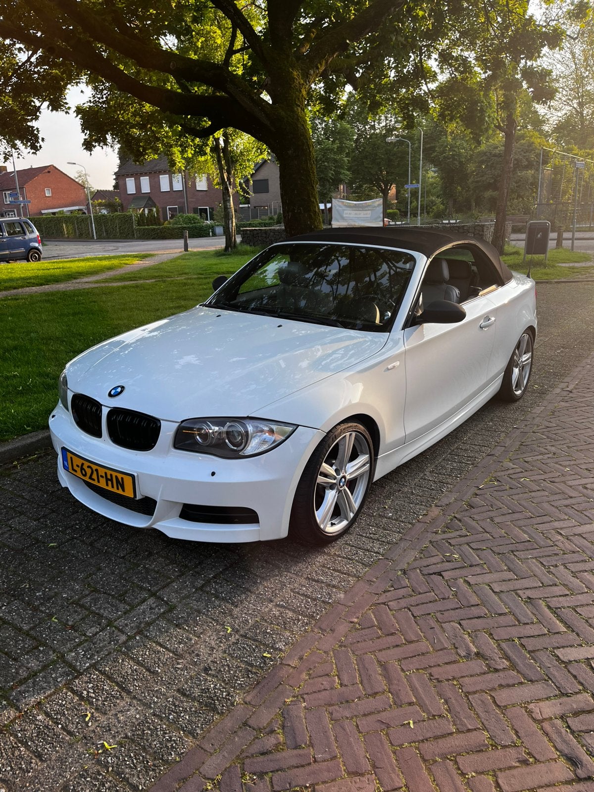 Sportieve BMW 135i, Cabrio (E88), Cabriolet, 4 stoelen, Wit, Particulier