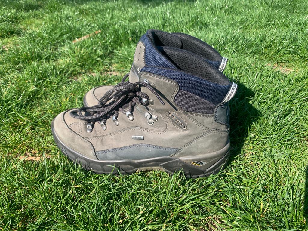 Lowa wandelschoenen 44 - Robuust en klaar voor avontuur, Ophalen of Verzenden, Gebruikt, Schoenen