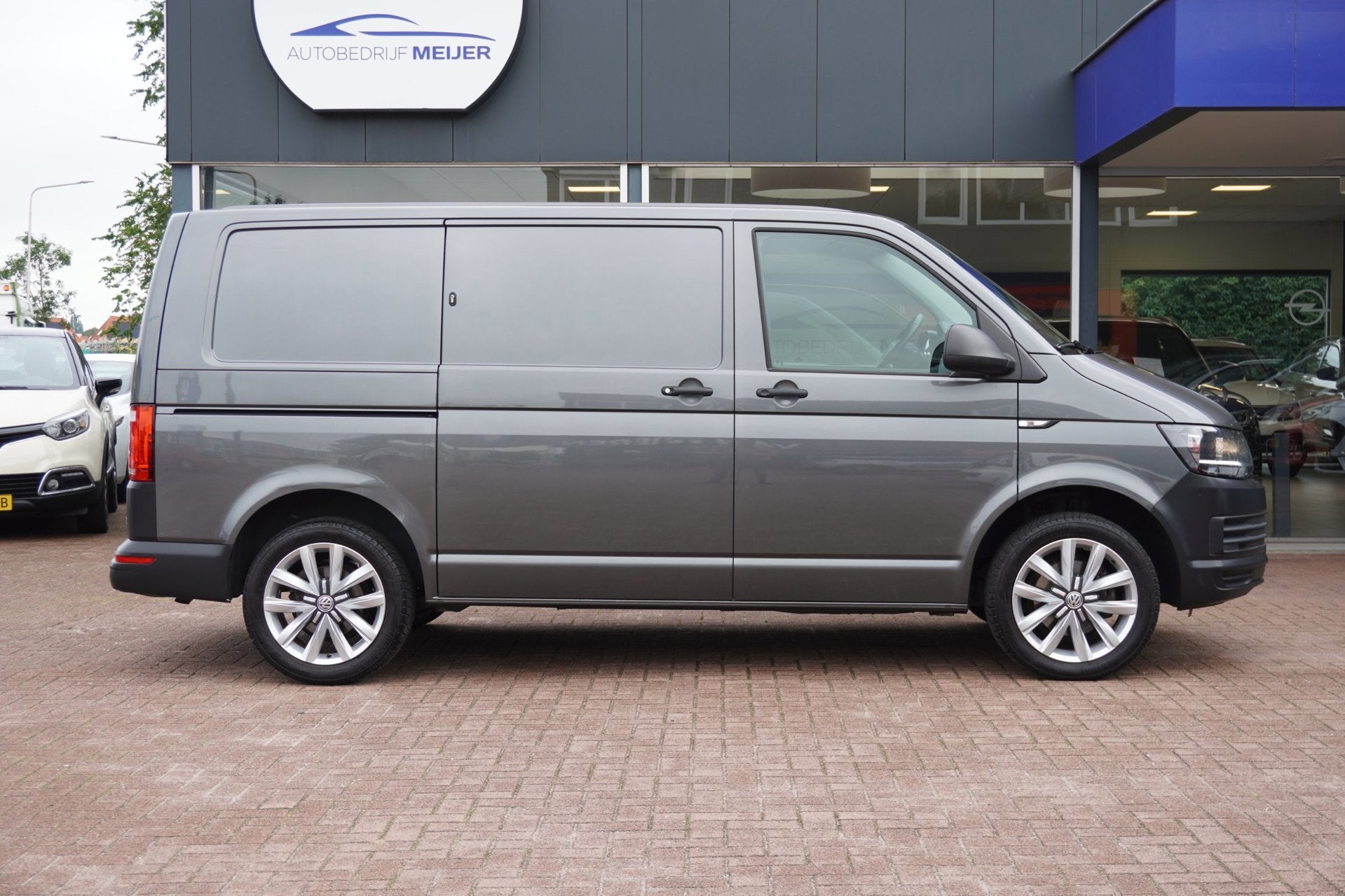 Volkswagen Transporter 2.0 TDI L1H2 Highline | 3 zitter | Ca, Voorwielaandrijving, Stof, Gebruikt, Euro 6