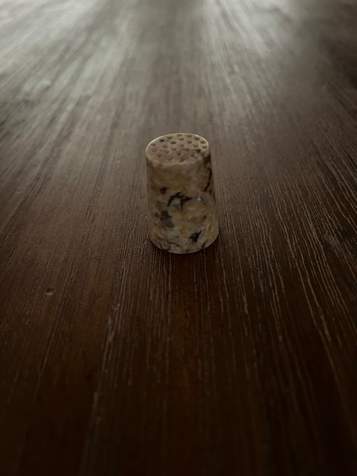 Unieke vingerhoed van natuursteen, Verzamelen, Ophalen, Zo goed als nieuw, Overige materialen, Nederland