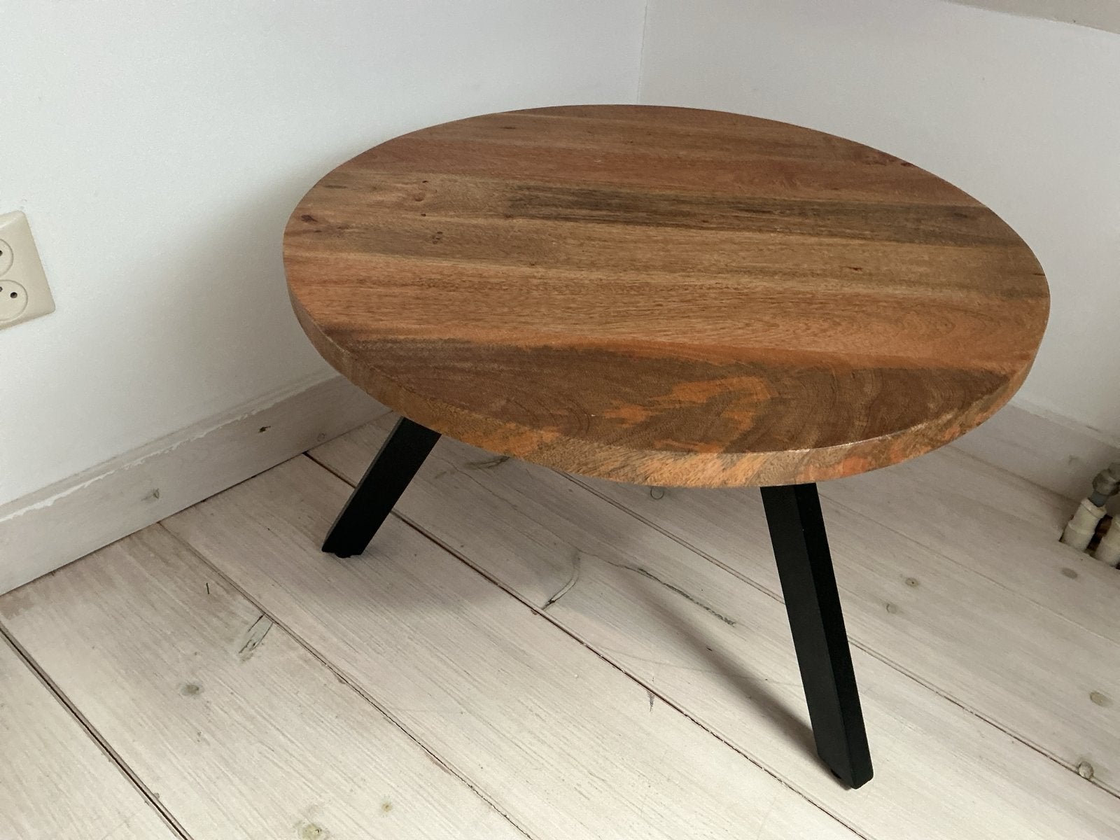 Ronde bijzettafel van mangohout met metalen poten, Ophalen, Minder dan 45 cm, Gebruikt, Rond
