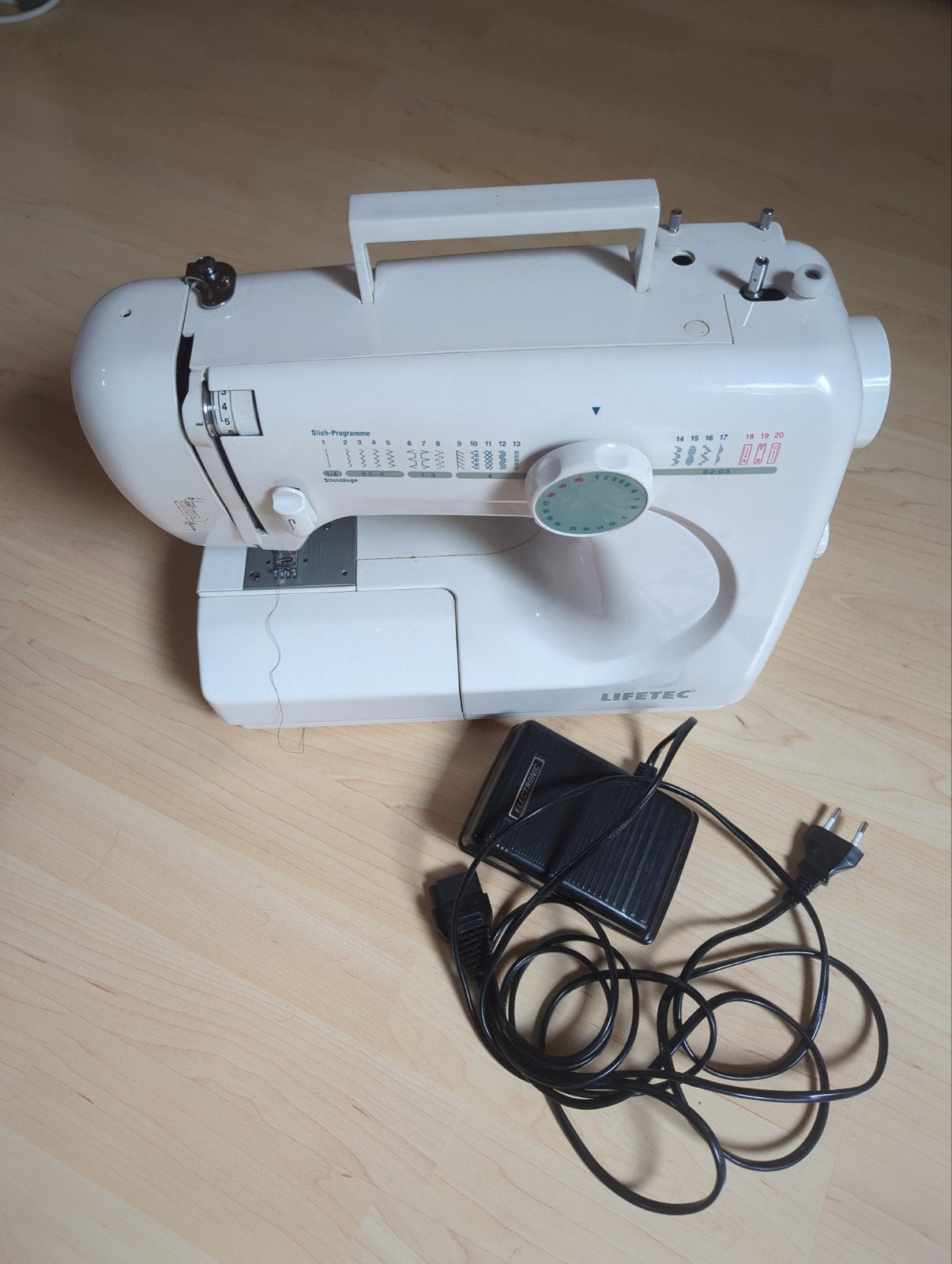 Lifetec Naaimachine - LT 8709, Ophalen, Gebruikt, Naaimachine, Overige merken