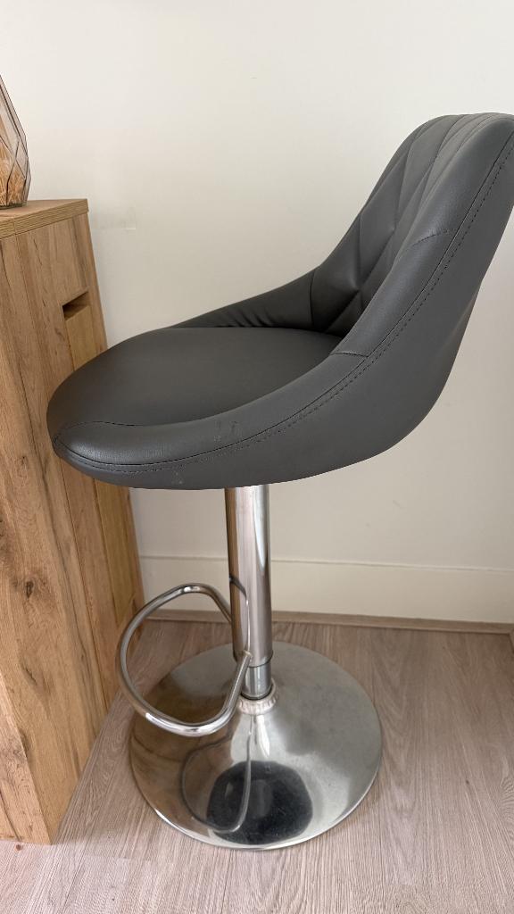 stool, Huis en Inrichting, Krukjes, Ophalen, In hoogte verstelbaar, Zo goed als nieuw, Staal