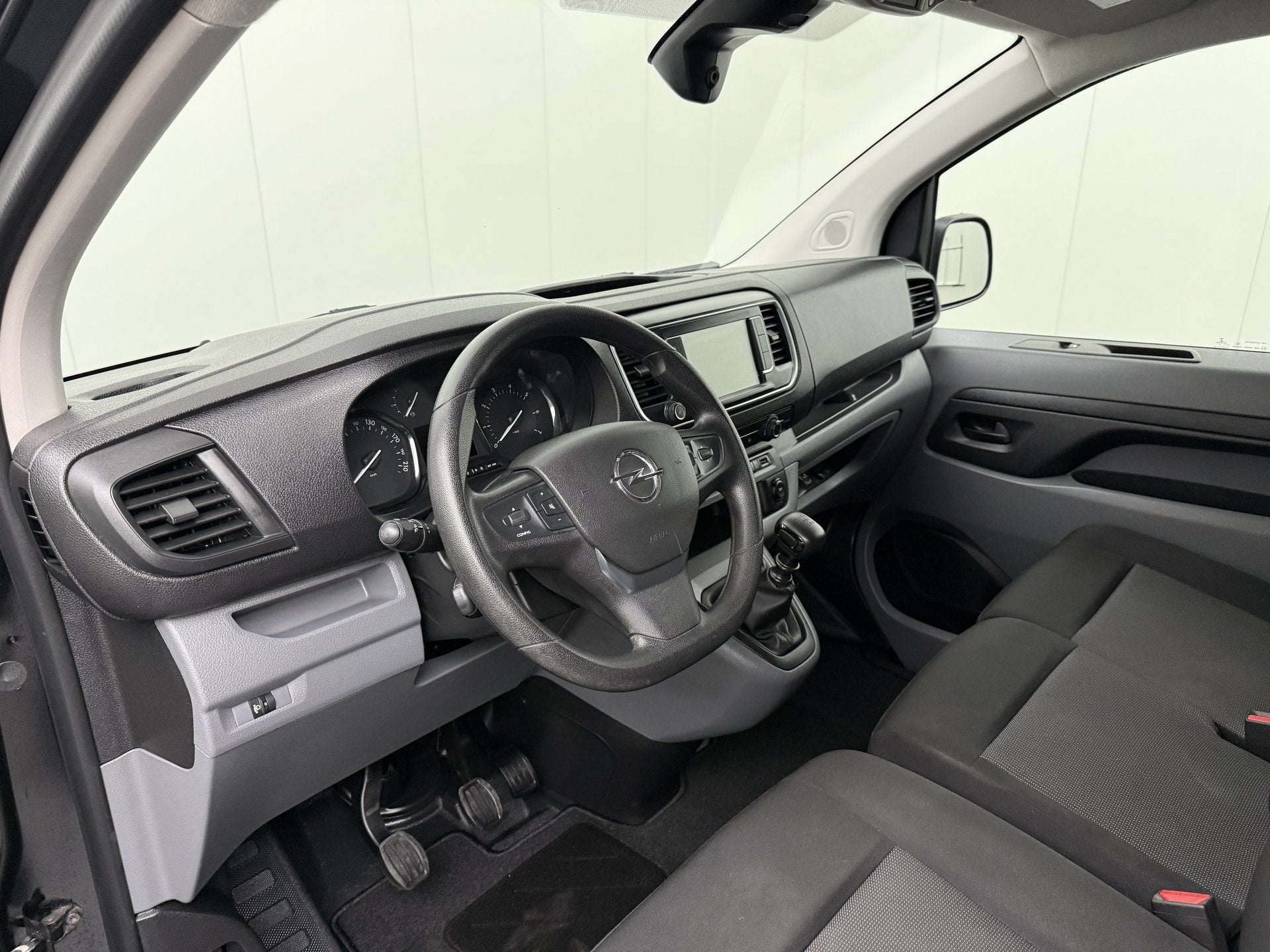 Opel Vivaro 2.0CDTi 145PK Lang | Navigatie | Camera | Airco, Voorwielaandrijving, 145 pk, Stof, Gebruikt