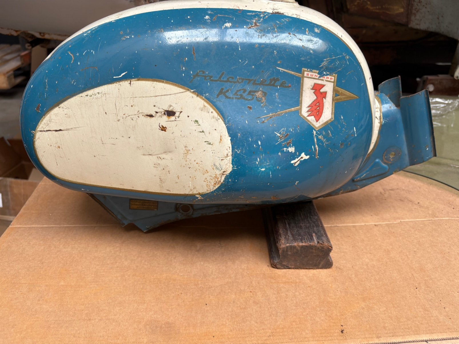 Bolle wangen tank. 515 517, Verzenden, Tank
