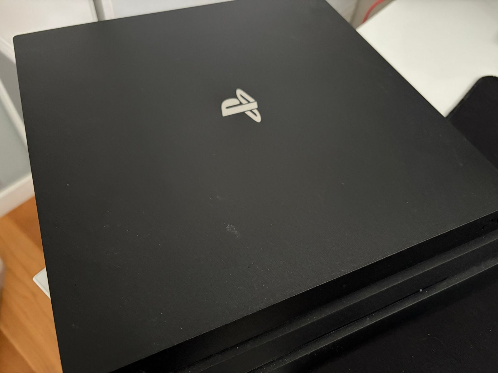 PlayStation 4 Pro met 2 controllers en 5 games, Spelcomputers en Games, Spelcomputers | Sony PlayStation 4, Ophalen, Met 2 controllers