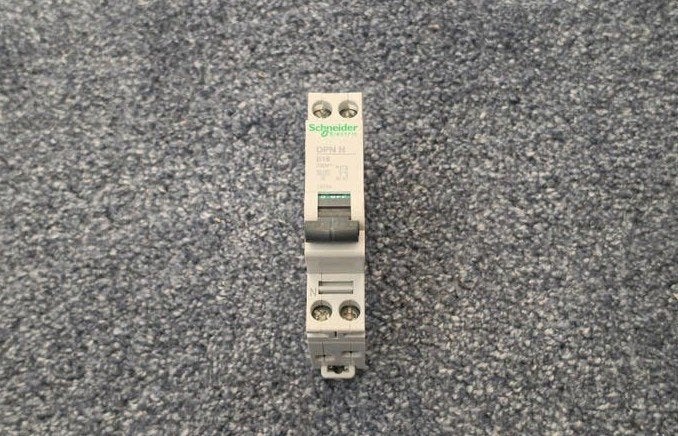 Schneider B16 installatie automaat, Ophalen of Verzenden, Gebruikt, Schneider Electric, Installatieautomaat