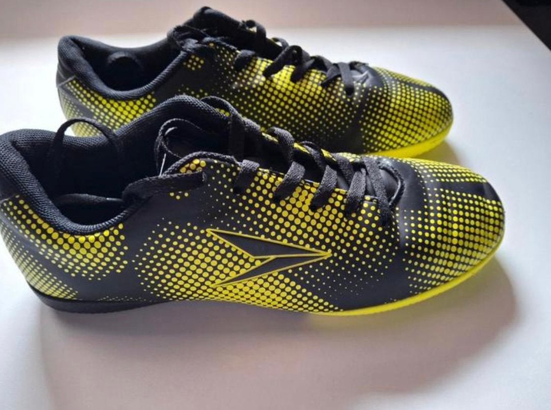 Dutchy zaalvoetbalschoenen maat 37, Maat XS of kleiner, Schoenen, Nieuw, Ophalen of Verzenden