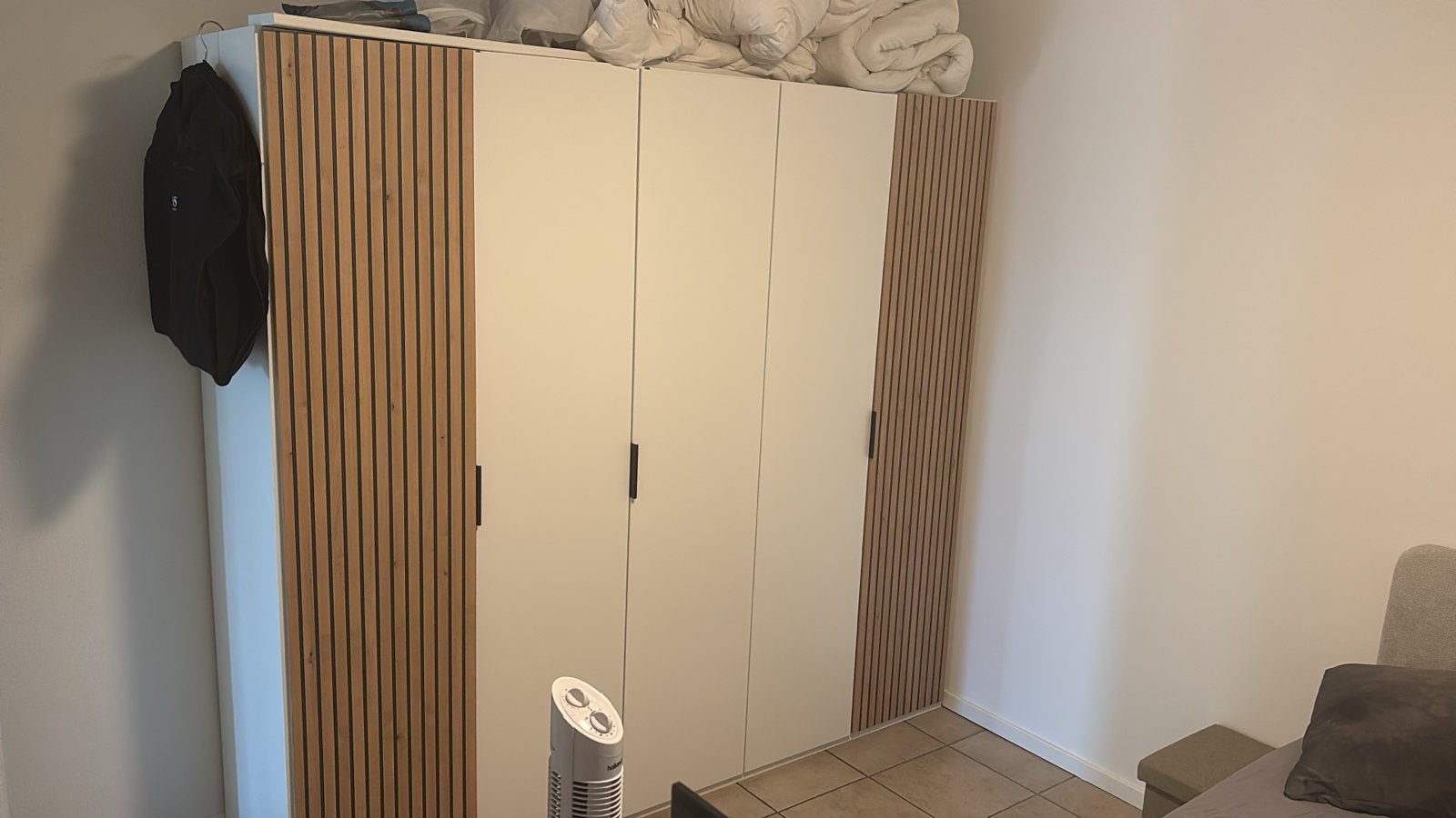 Kledingkast met houten accenten 225 br 210 h 60 diep 1 jr, Ophalen, 200 cm of meer, Zo goed als nieuw, 200 cm of meer