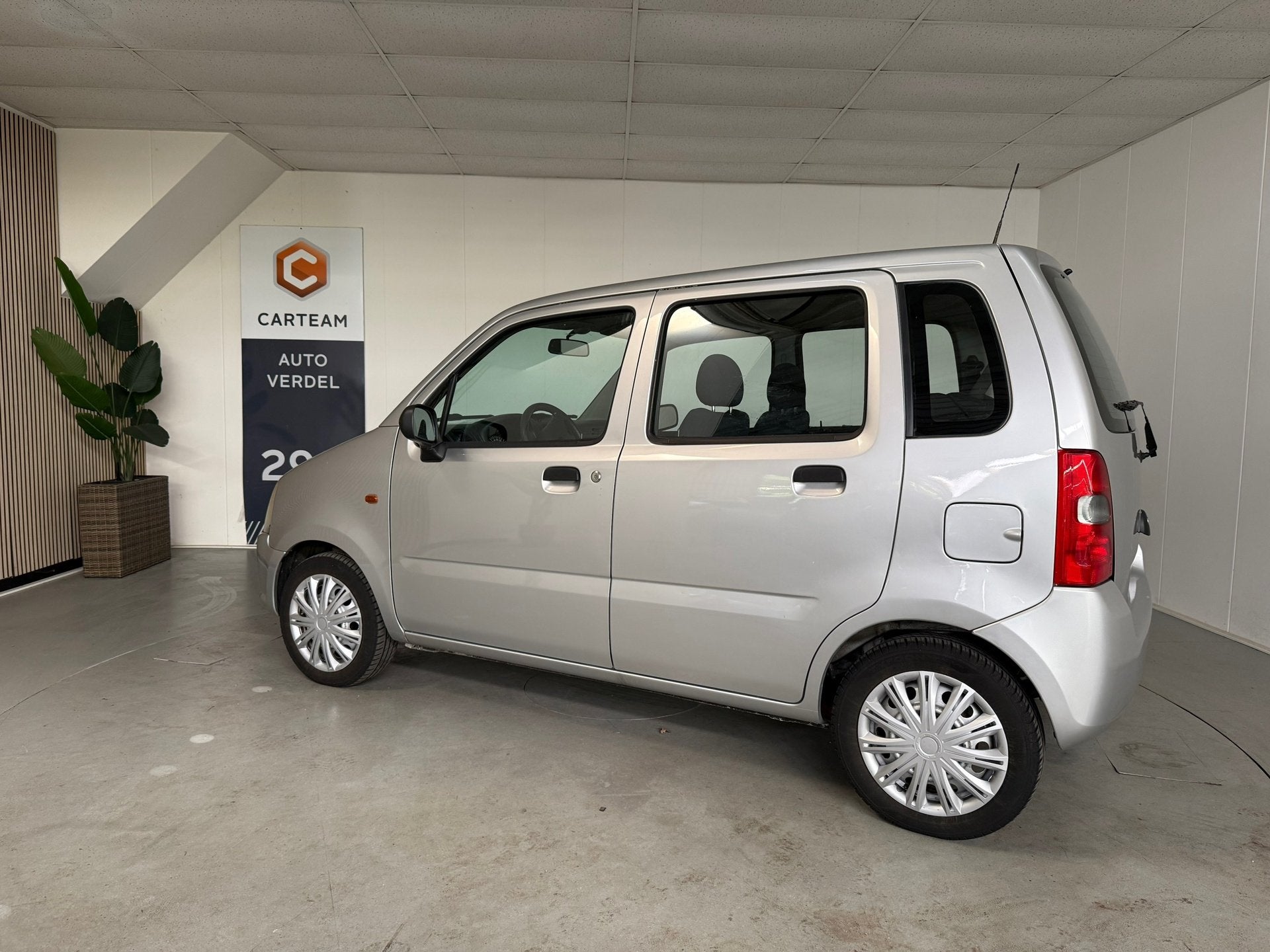 Suzuki Wagon R+ 1.0 Base 140.000km, Voorwielaandrijving, Gebruikt, 31 €/maand, Airbags