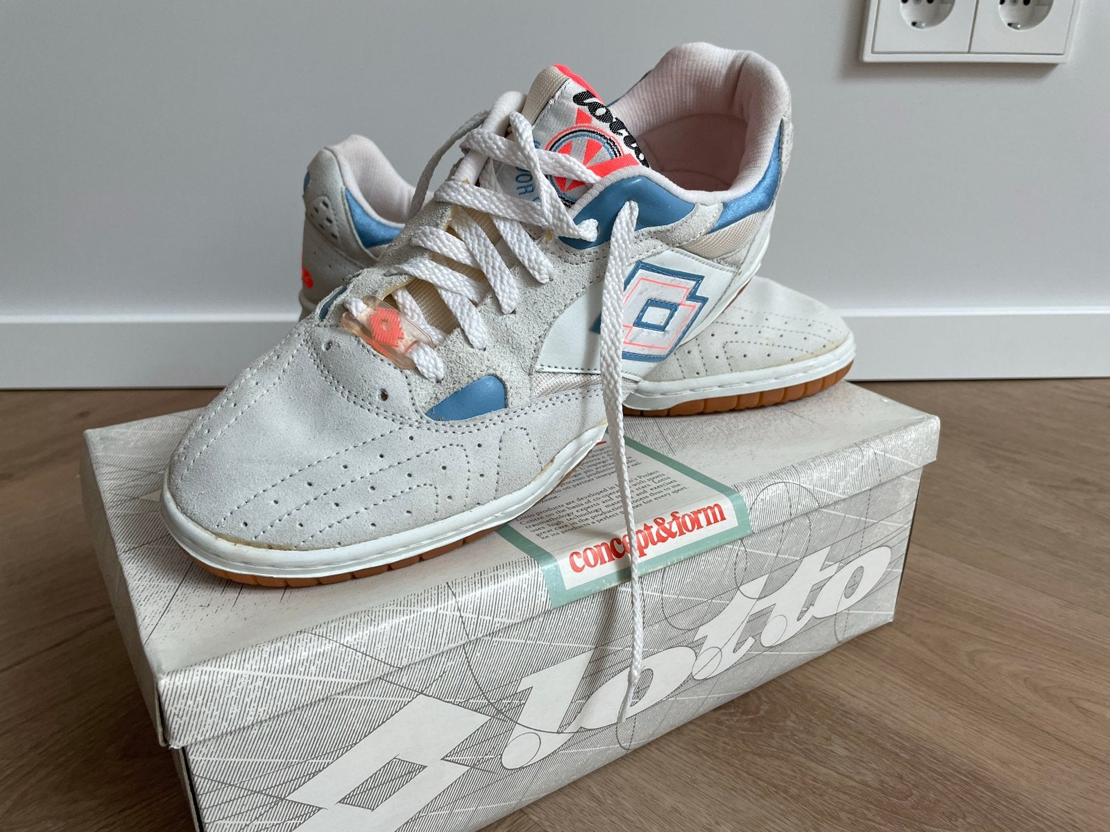 Nieuwe/oude Lotto schoenen, maat 10, Wit, Nieuw, Overige maten, Ophalen of Verzenden