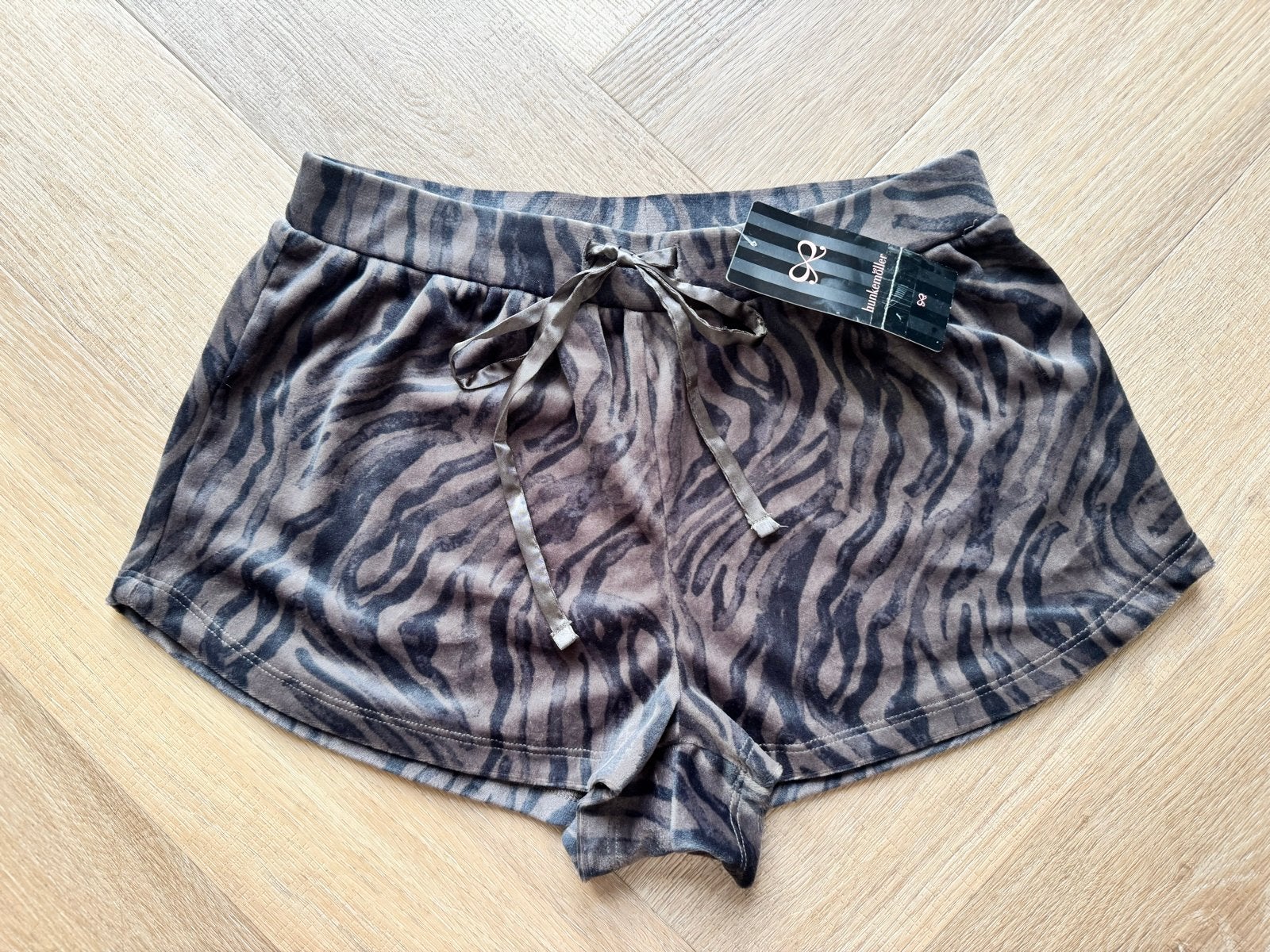 Hunkemöller Velours Zebra Pyjama Short maat XS, Ophalen of Verzenden, Nieuw, Maat 34 (XS) of kleiner