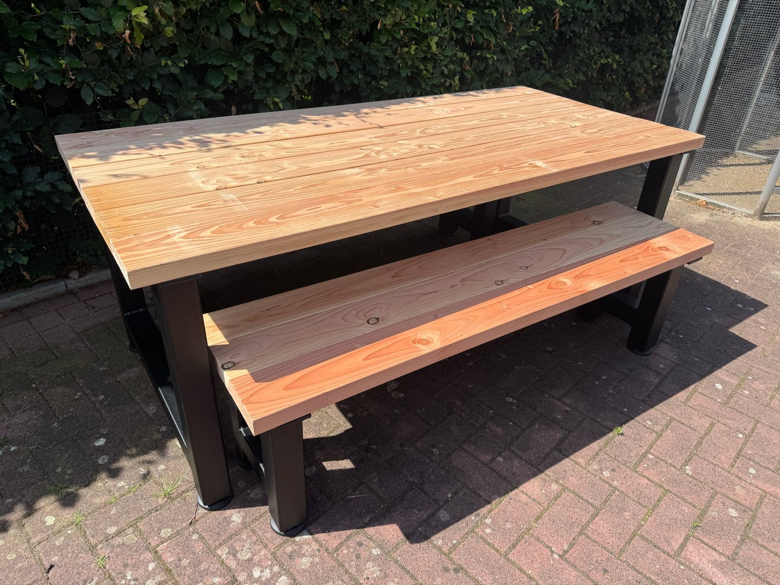 Robuuste picknicktafel met bankjes - Hout en staal, Ophalen, Nieuw, Rechthoekig, Hout