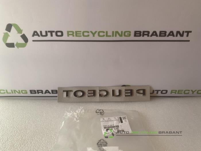 Embleem van een Peugeot 3008, Auto-onderdelen, Gebruikt, -, -, Ophalen of Verzenden