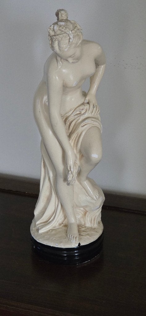 Neoklassiek Beeld " Badende Venus", Ophalen of Verzenden