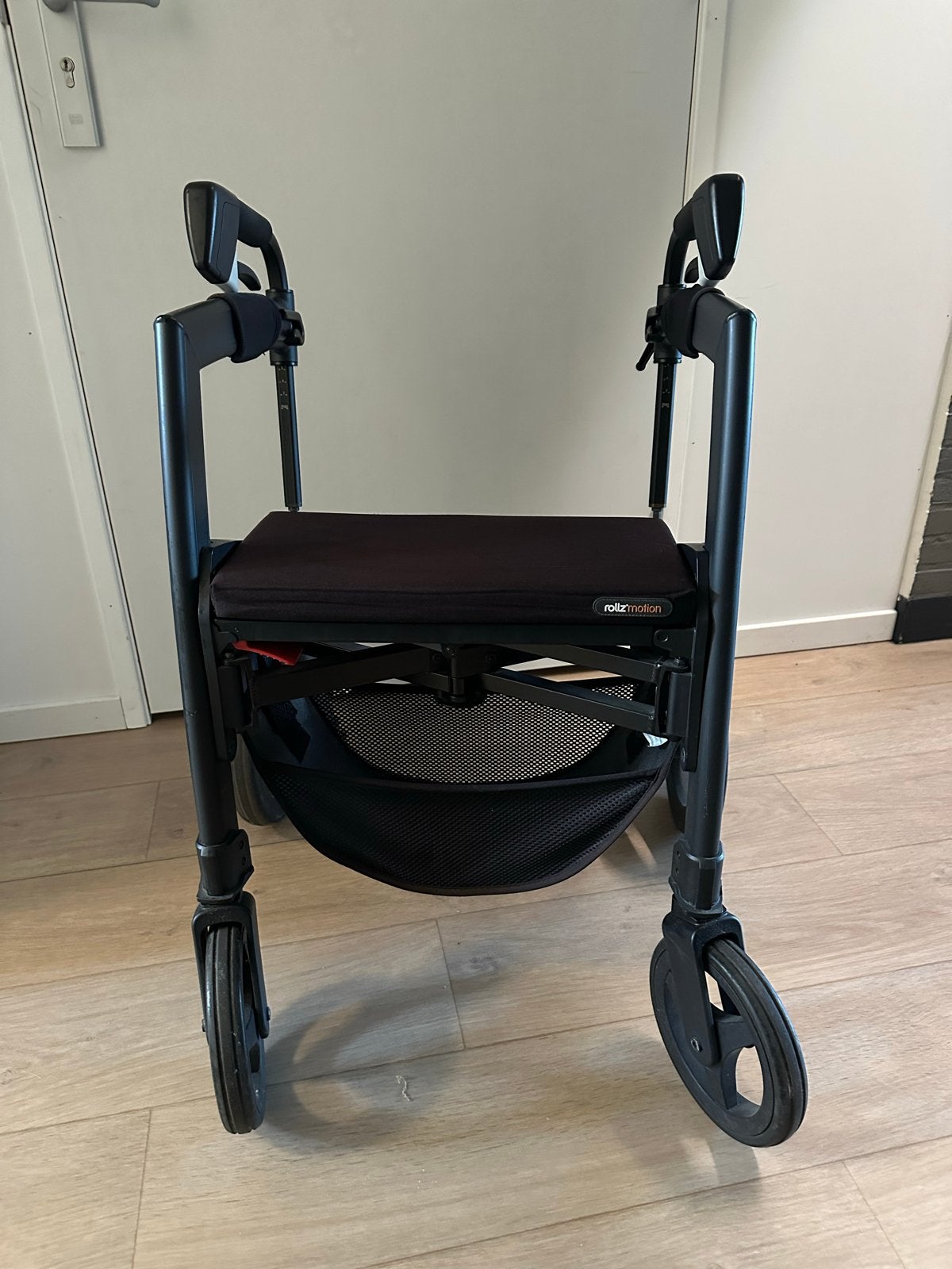 Rollator Rollz Motion 2, Diversen, Ophalen, Zo goed als nieuw, Duwrolstoel
