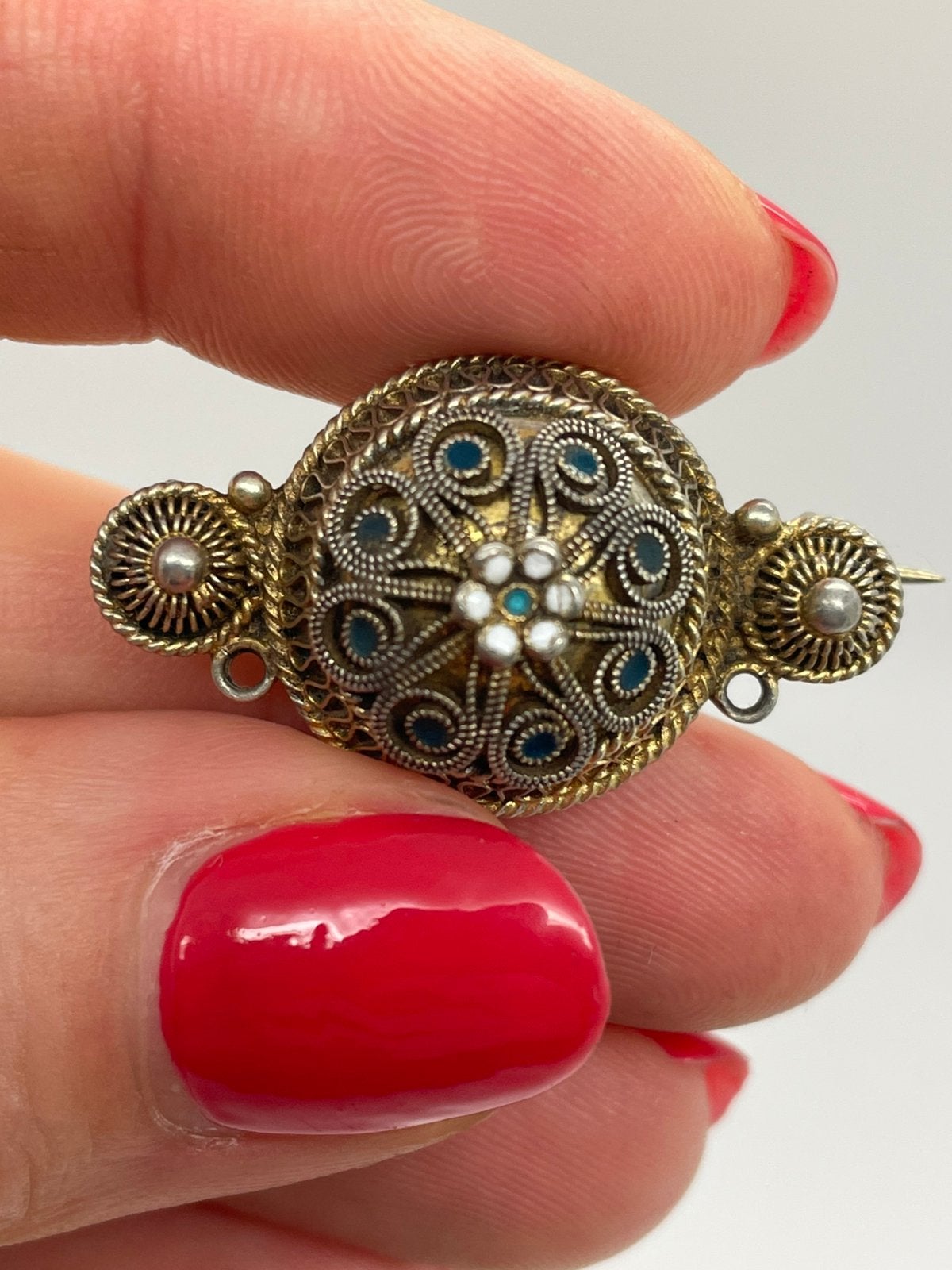 E489 Prachtige 830 zilveren broche met emaille, Sieraden, Tassen en Uiterlijk, Antieke sieraden, Ophalen of Verzenden, Zilver