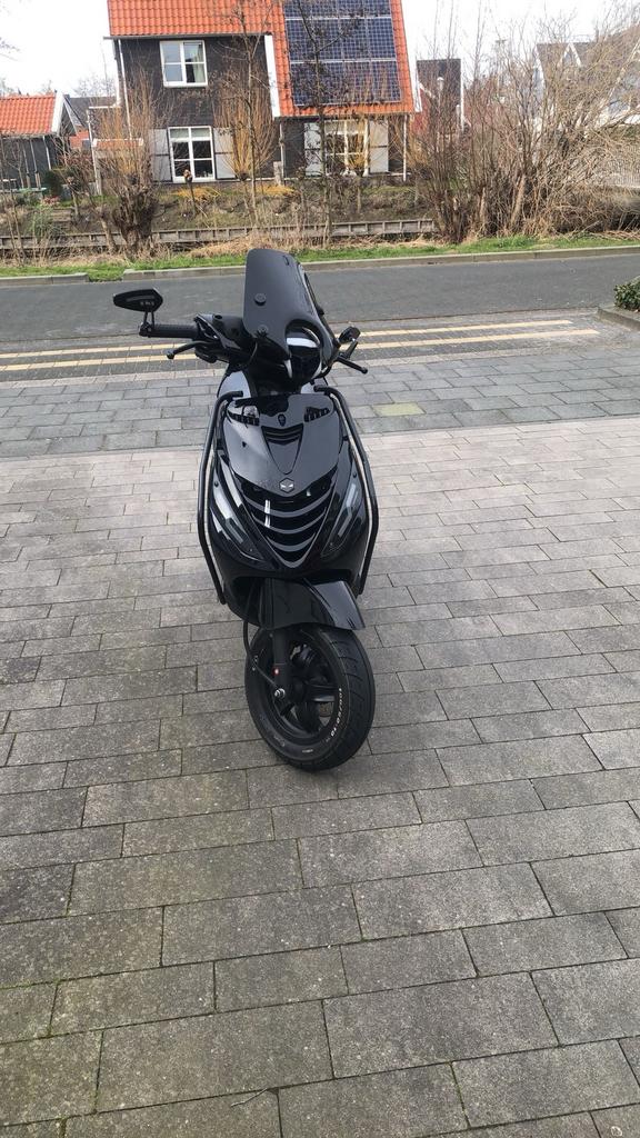 Piaggo zip 50cc 4t, Fietsen en Brommers, Scooters | Piaggio, Zo goed als nieuw, Zip, Maximaal 45 km/u, Benzine, Ophalen