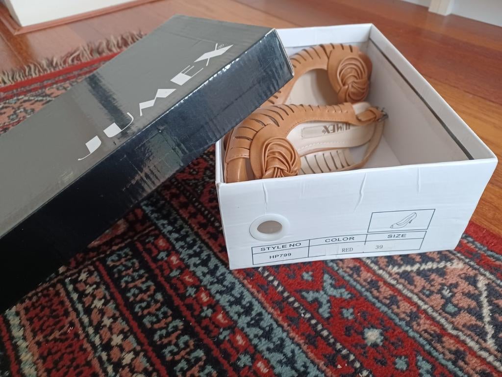 JUMEX  pumps maat 35 Nw in doos, Kleding | Dames, Schoenen, Beige, Nieuw, Dansschoenen, Ophalen of Verzenden