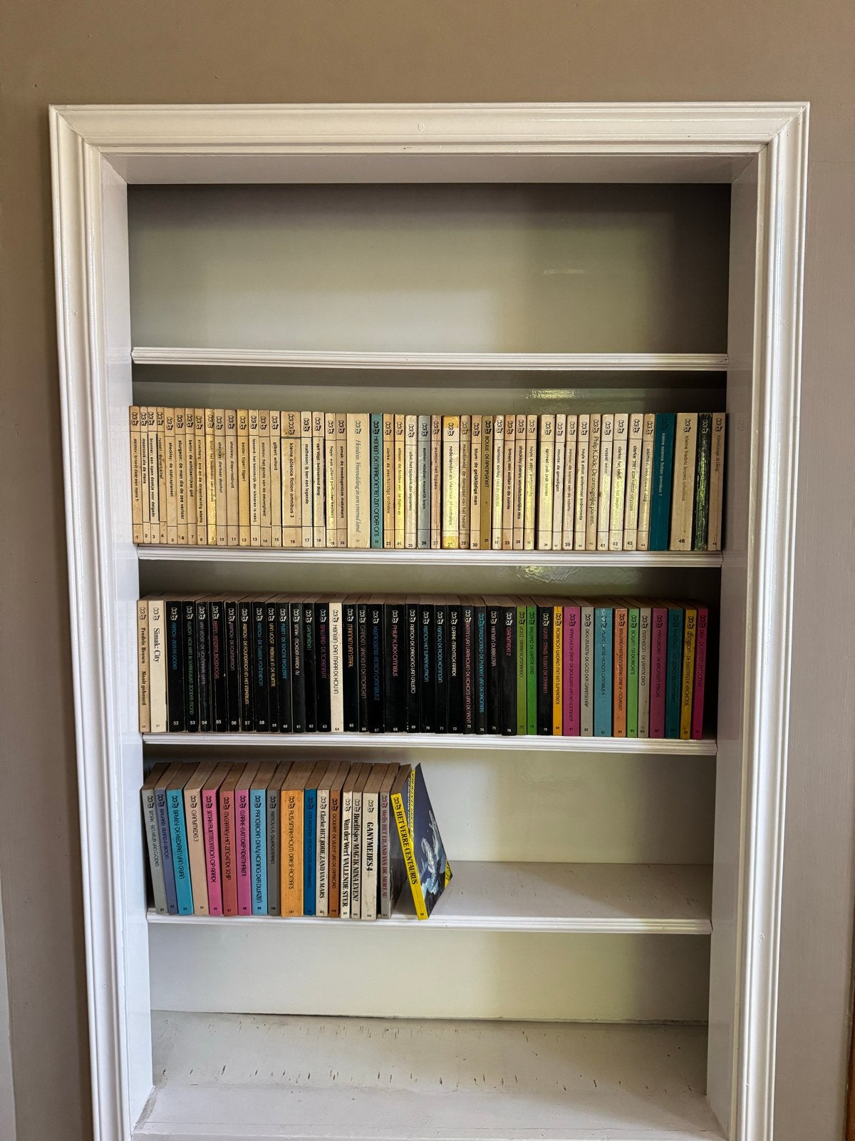 SF Bruna zwarte beertjes, Ophalen, Gelezen