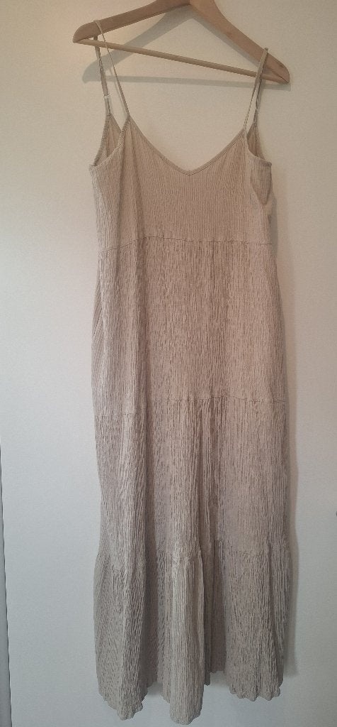 Club L’Avenir beige maxi jurk maat L, Beige, Maat 42/44 (L), Ophalen of Verzenden, Zo goed als nieuw